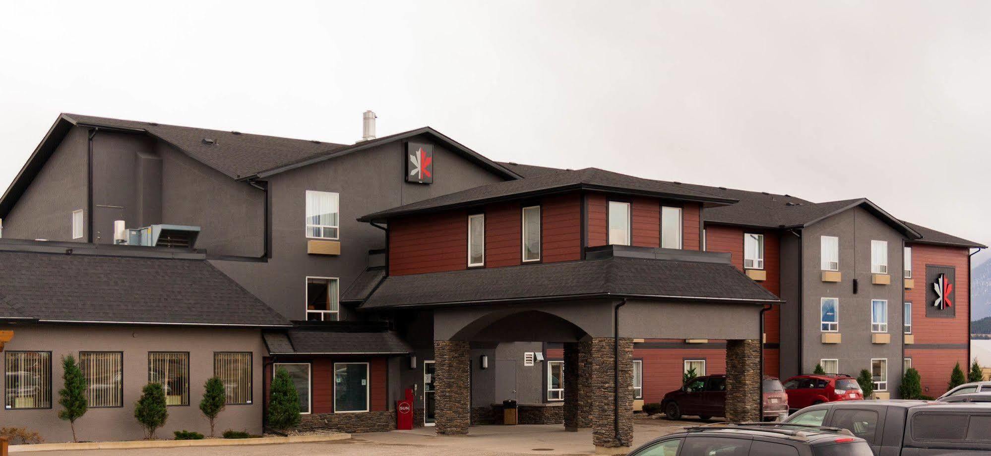 The Kanata Inns インヴァーミア エクステリア 写真