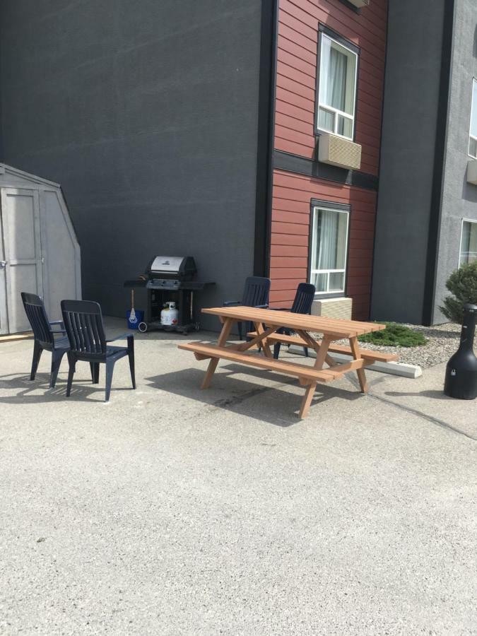 The Kanata Inns インヴァーミア エクステリア 写真